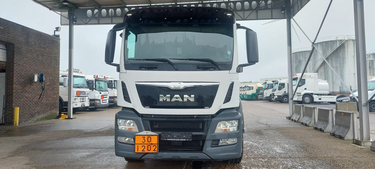 Camião cisterna MAN TGS: foto 6