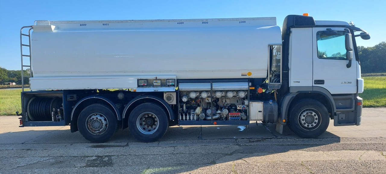 Camião cisterna MERCEDES Actros: foto 8 Camião cisterna MERCEDES Actros: foto 8