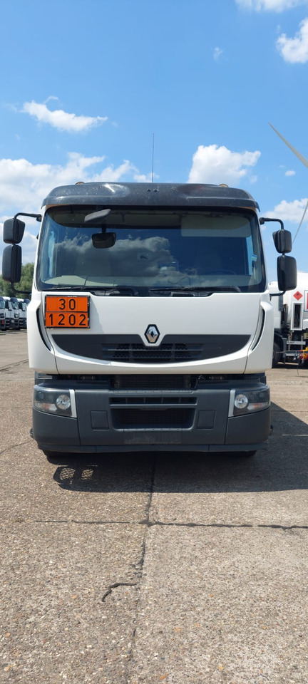 RENAULT - Camião cisterna: foto 3 RENAULT - Camião cisterna: foto 3