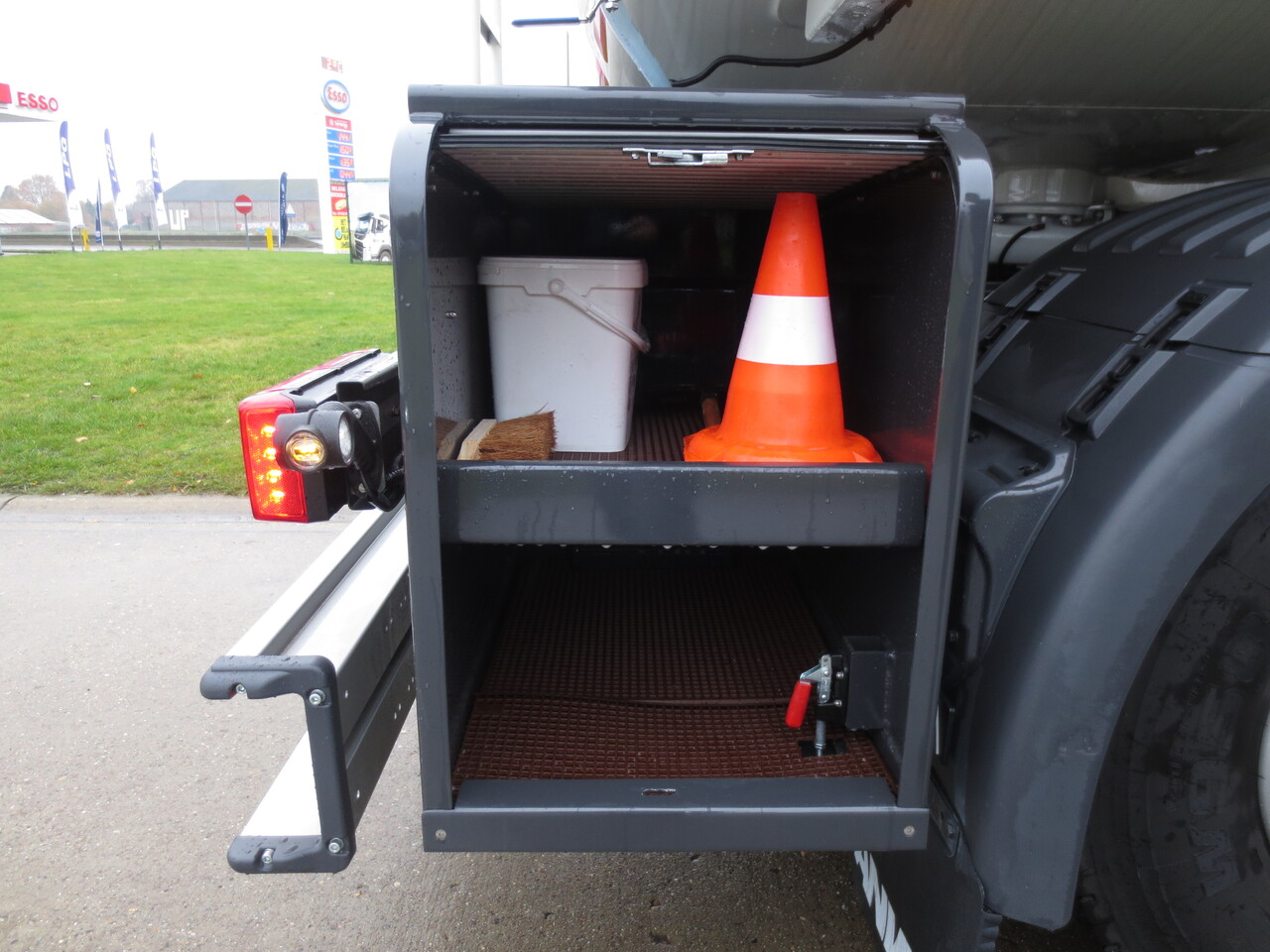 SCANIA G370 - Camião cisterna: foto 5 SCANIA G370 - Camião cisterna: foto 5