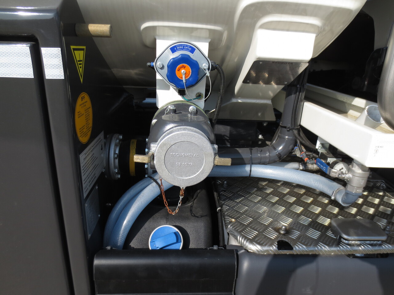 SCANIA G370 - Camião cisterna: foto 3 SCANIA G370 - Camião cisterna: foto 3