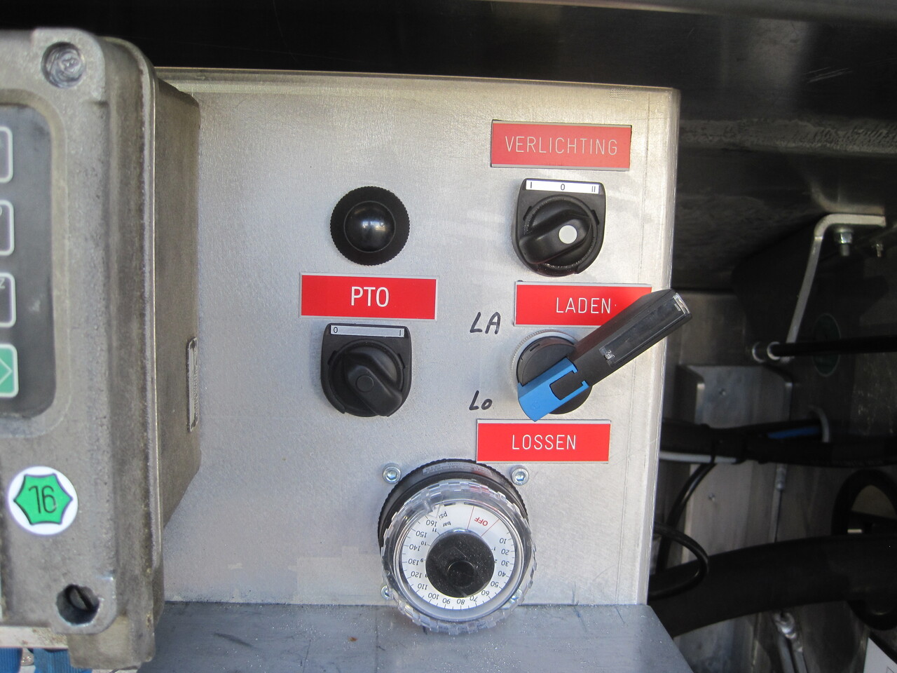 SCANIA G370 - Camião cisterna: foto 4 SCANIA G370 - Camião cisterna: foto 4