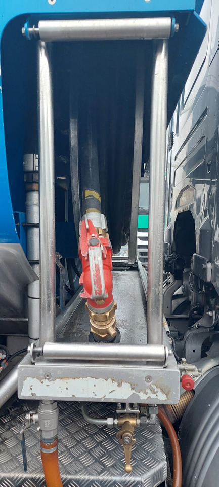 SCANIA G400 - Camião cisterna: foto 2 SCANIA G400 - Camião cisterna: foto 2