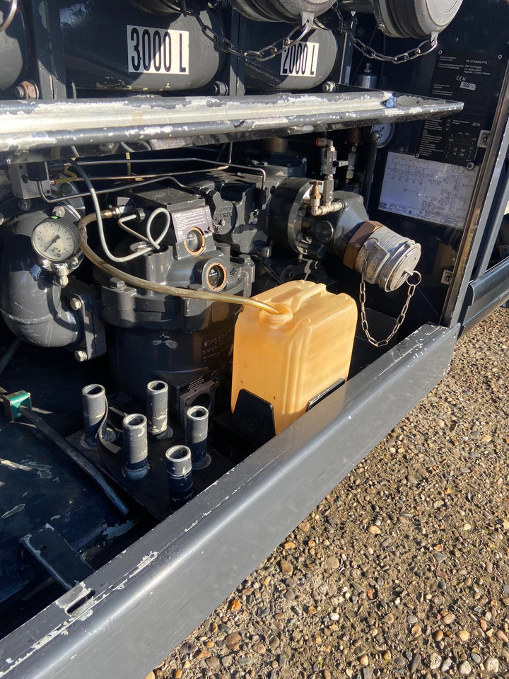 SCANIA P410 - Camião cisterna: foto 5 SCANIA P410 - Camião cisterna: foto 5