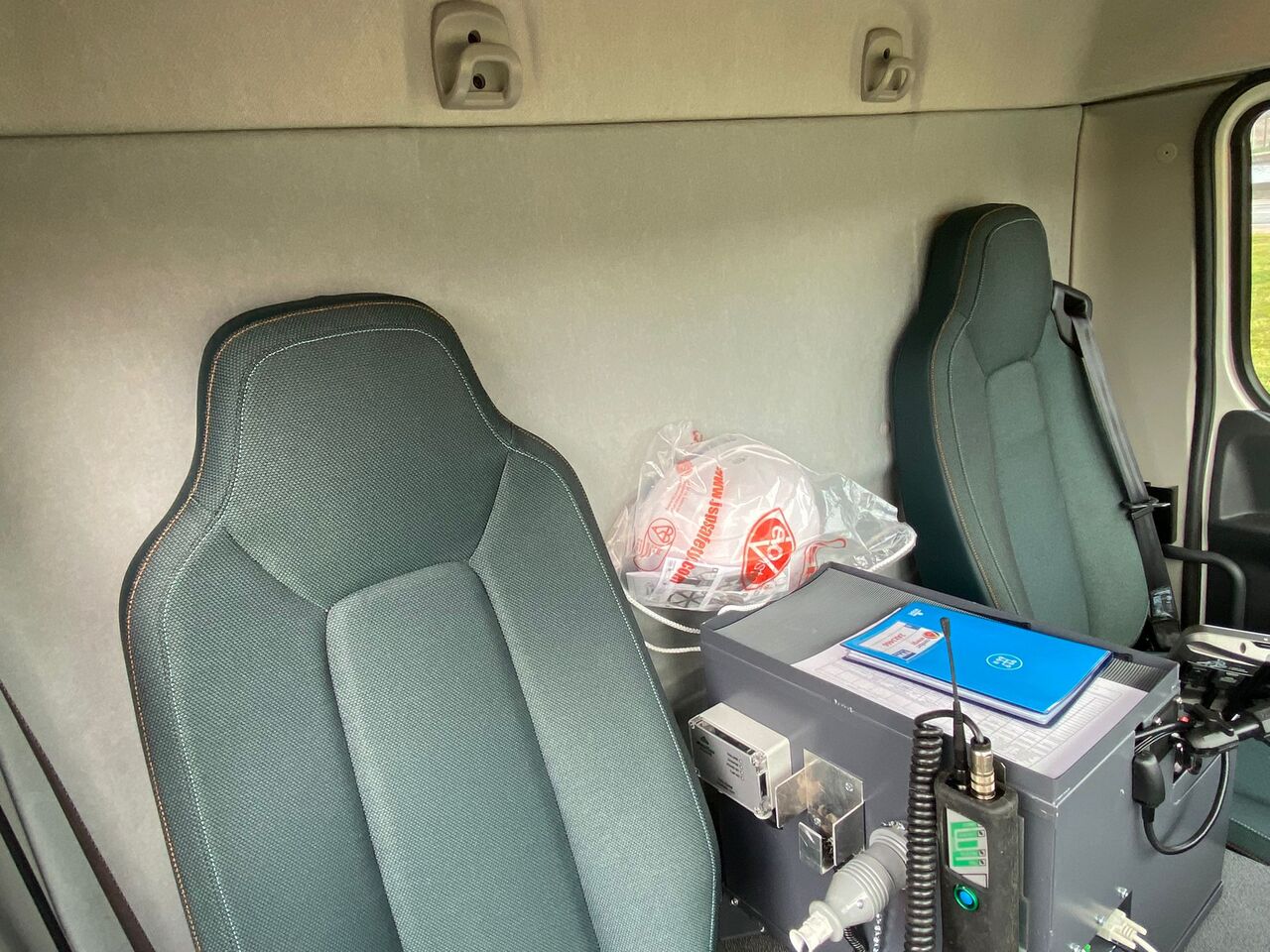 VOLVO FL - Camião cisterna: foto 4 VOLVO FL - Camião cisterna: foto 4