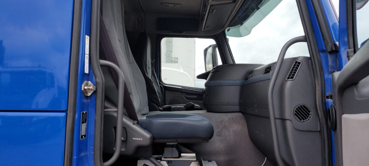 VOLVO FM - Camião cisterna: foto 1 VOLVO FM - Camião cisterna: foto 1