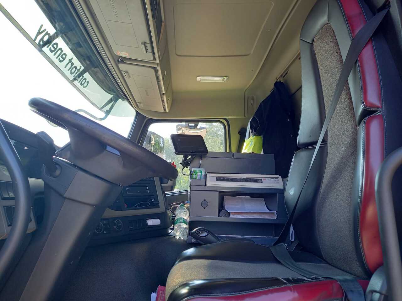 VOLVO FM - Camião cisterna: foto 4 VOLVO FM - Camião cisterna: foto 4