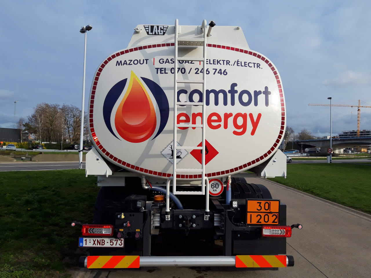 Fotografia de interior 1: Camião cisterna VOLVO FM