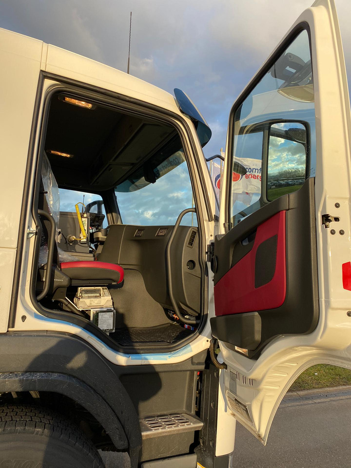 VOLVO FM - Camião cisterna: foto 3 VOLVO FM - Camião cisterna: foto 3