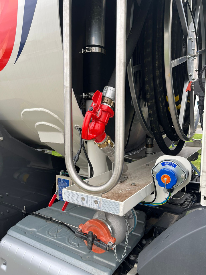 VOLVO FM380 - Camião cisterna: foto 2 VOLVO FM380 - Camião cisterna: foto 2