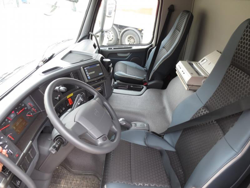 VOLVO FMFH - Camião cisterna: foto 4 VOLVO FMFH - Camião cisterna: foto 4