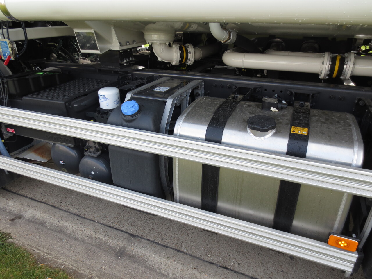 Camião cisterna Volvo FM: foto 8