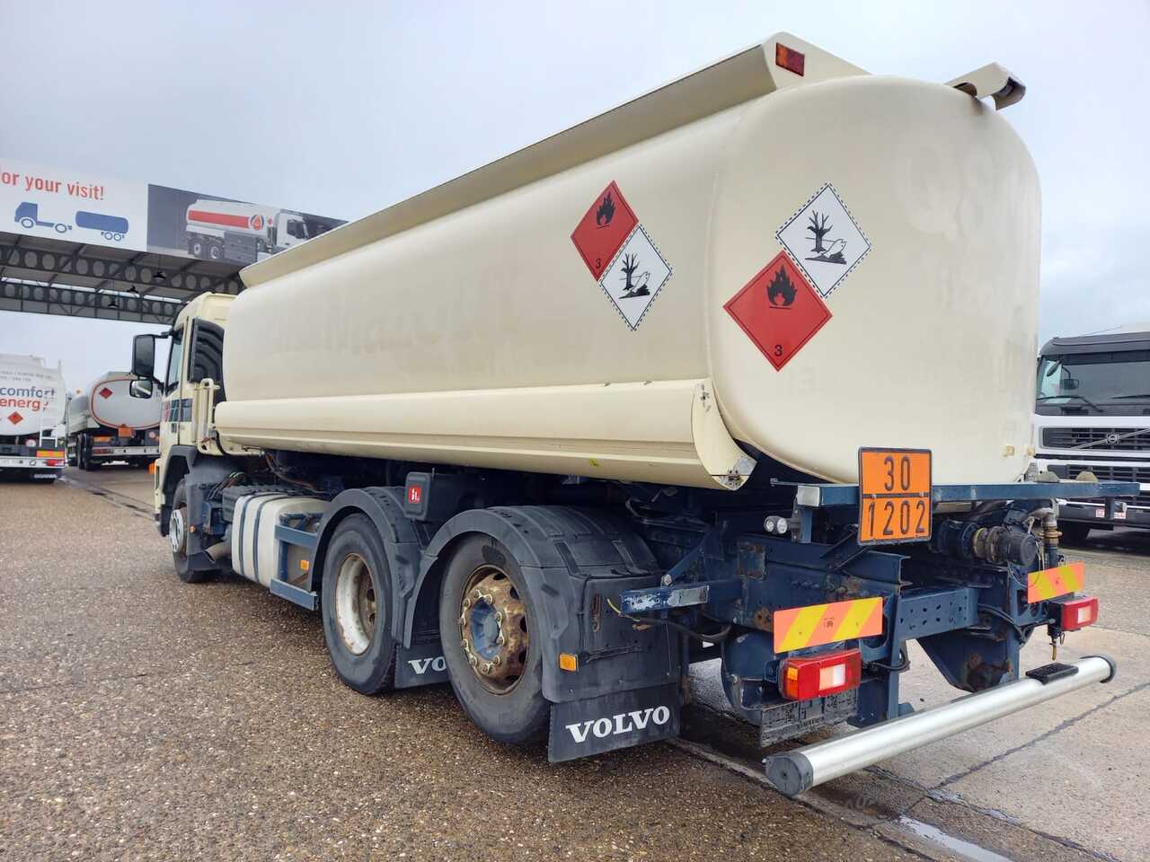 Camião cisterna Volvo FM: foto 10