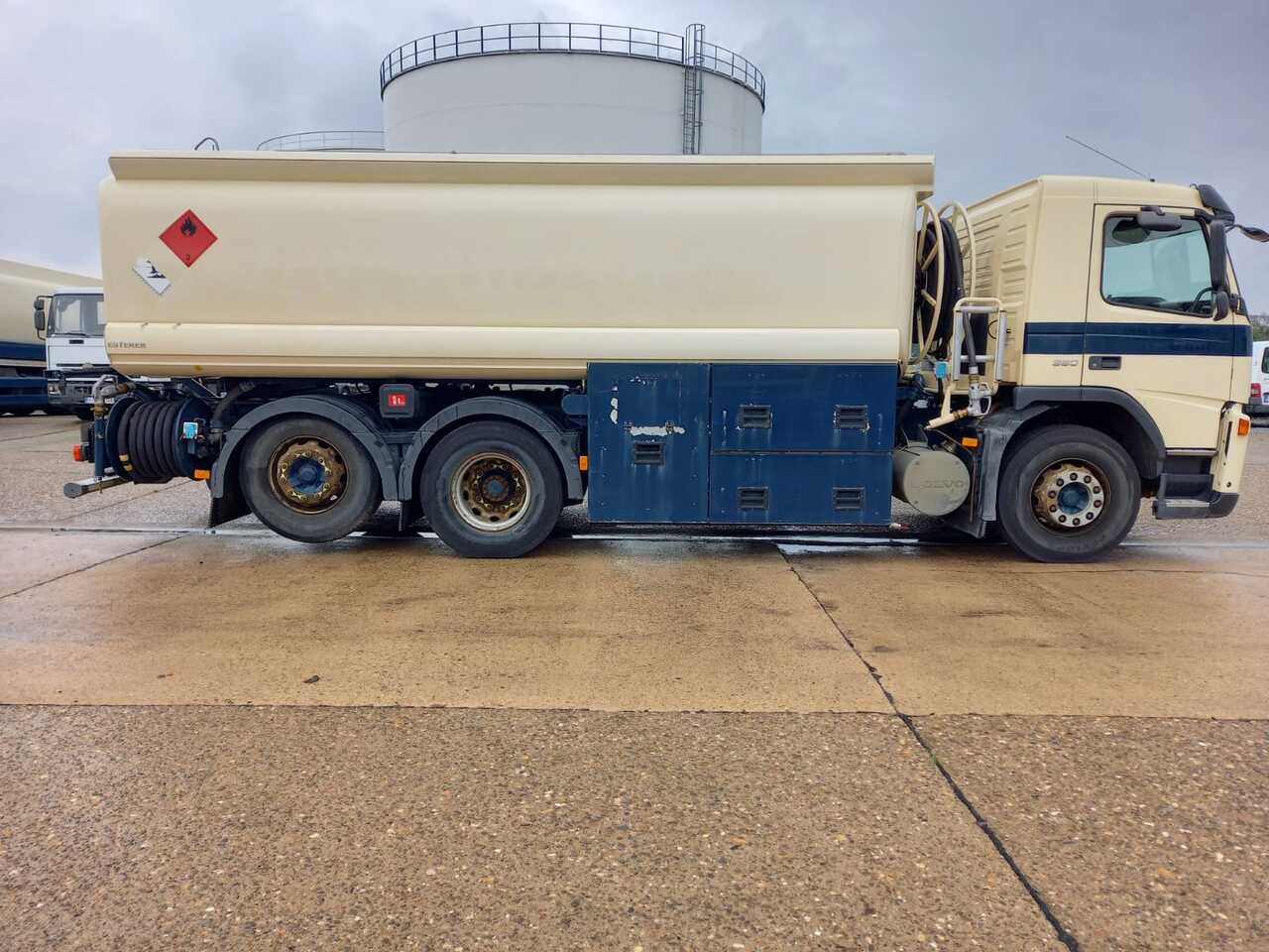 Camião cisterna Volvo FM: foto 7