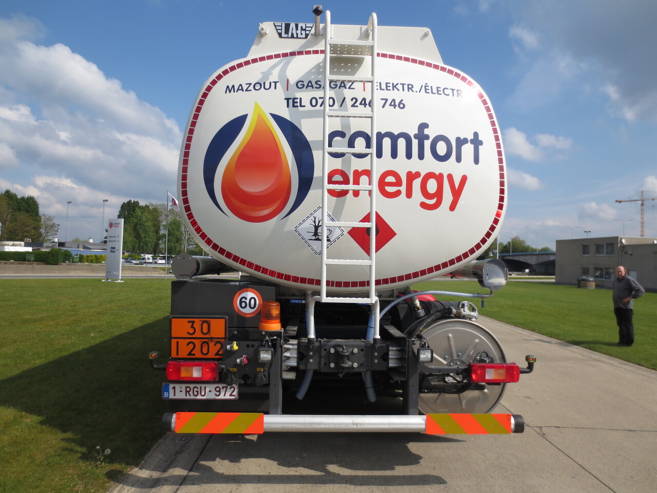 Camião cisterna Volvo FM: foto 13