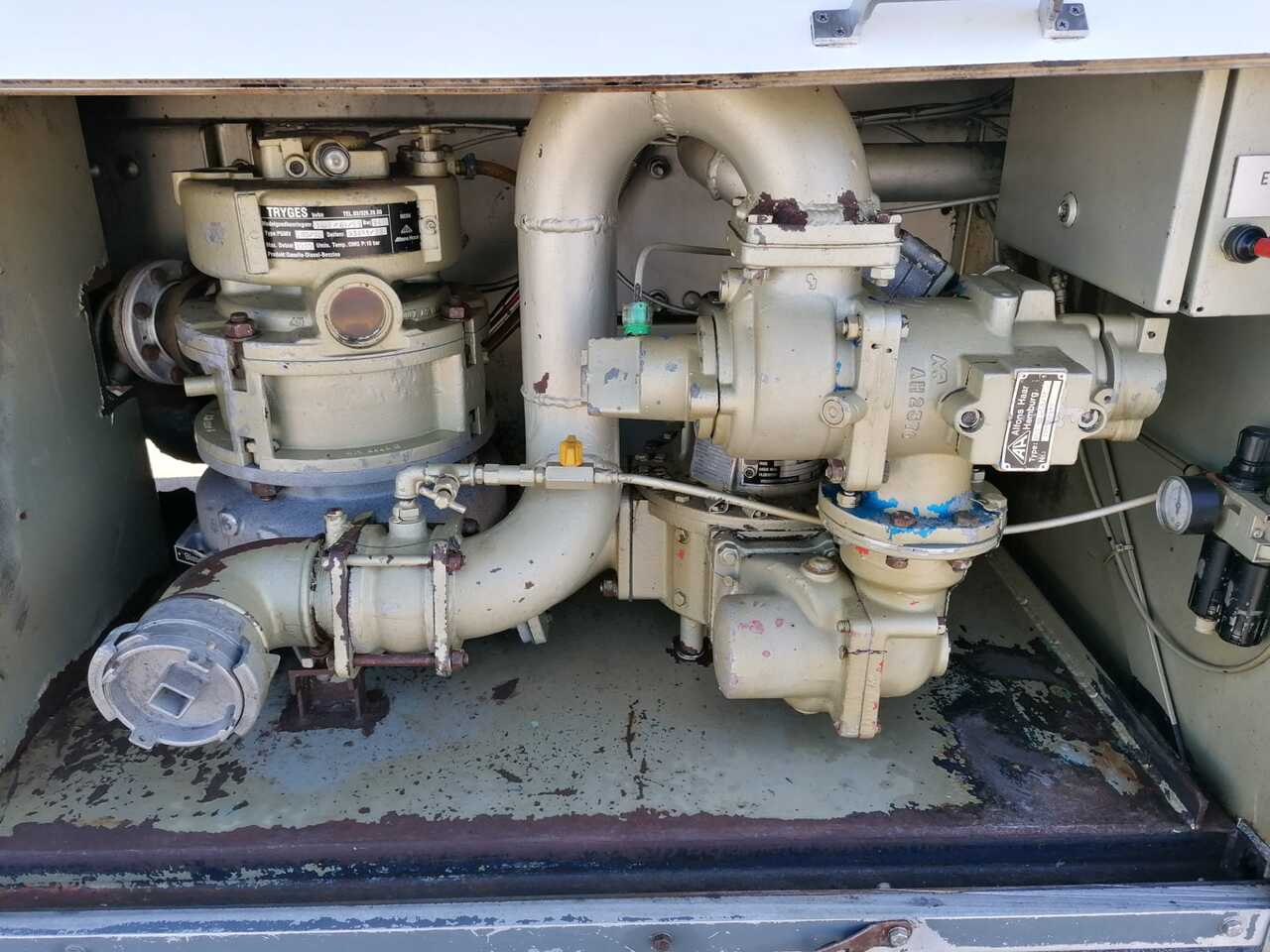 Volvo FMFH - Camião cisterna: foto 2 Volvo FMFH - Camião cisterna: foto 2