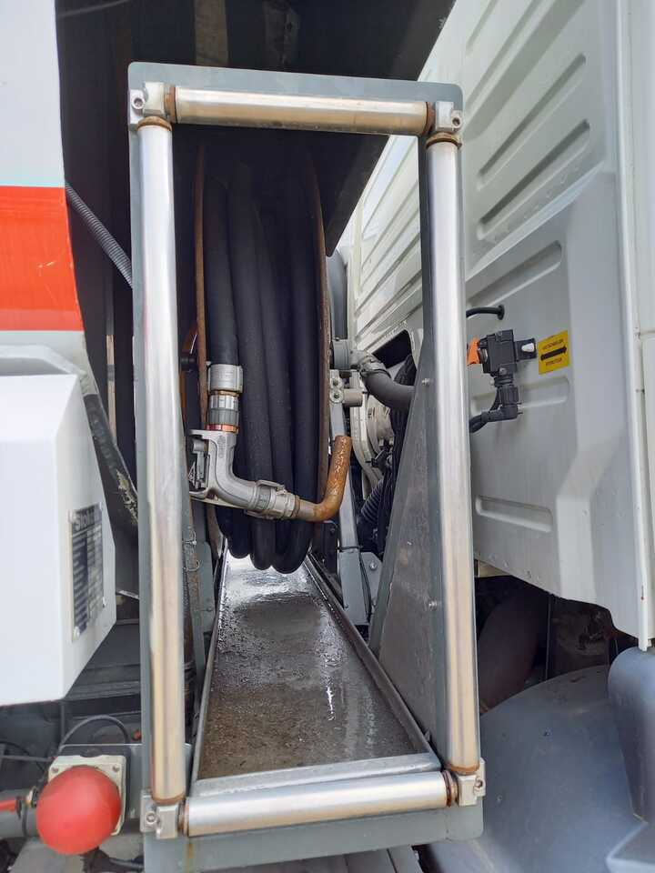 Volvo FMFH - Camião cisterna: foto 3 Volvo FMFH - Camião cisterna: foto 3