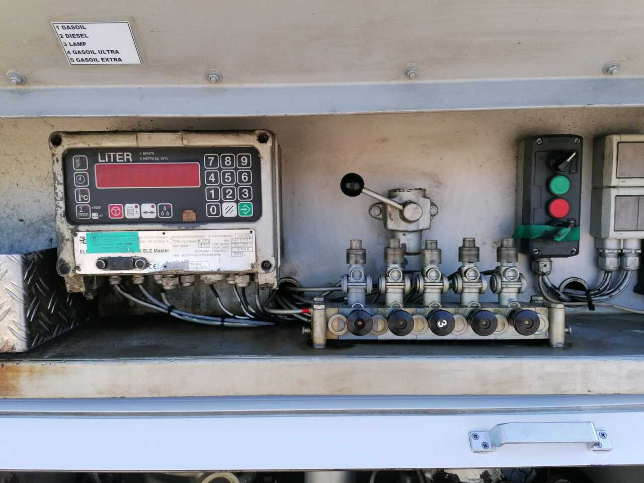 Volvo FMFH - Camião cisterna: foto 3 Volvo FMFH - Camião cisterna: foto 3