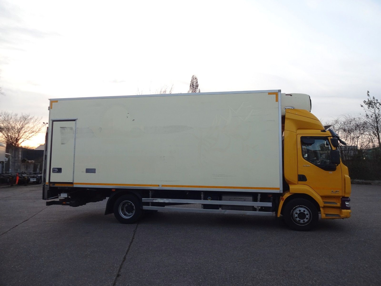 DAF LF 230, 12 T, LBW, Türen, Klima, Automat, Kamera - Camião furgão: foto 4 DAF LF 230, 12 T, LBW, Türen, Klima, Automat, Kamera - Camião furgão: foto 4