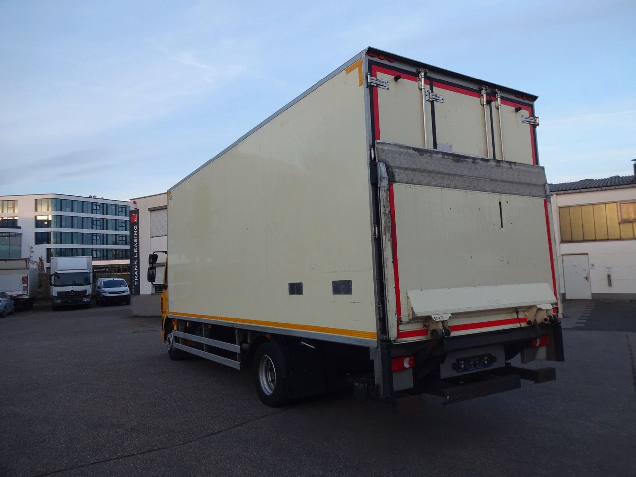 DAF LF 230, 12 T, LBW, Türen, Klima, Automat, Kamera - Camião frigorífico: foto 5 DAF LF 230, 12 T, LBW, Türen, Klima, Automat, Kamera - Camião frigorífico: foto 5
