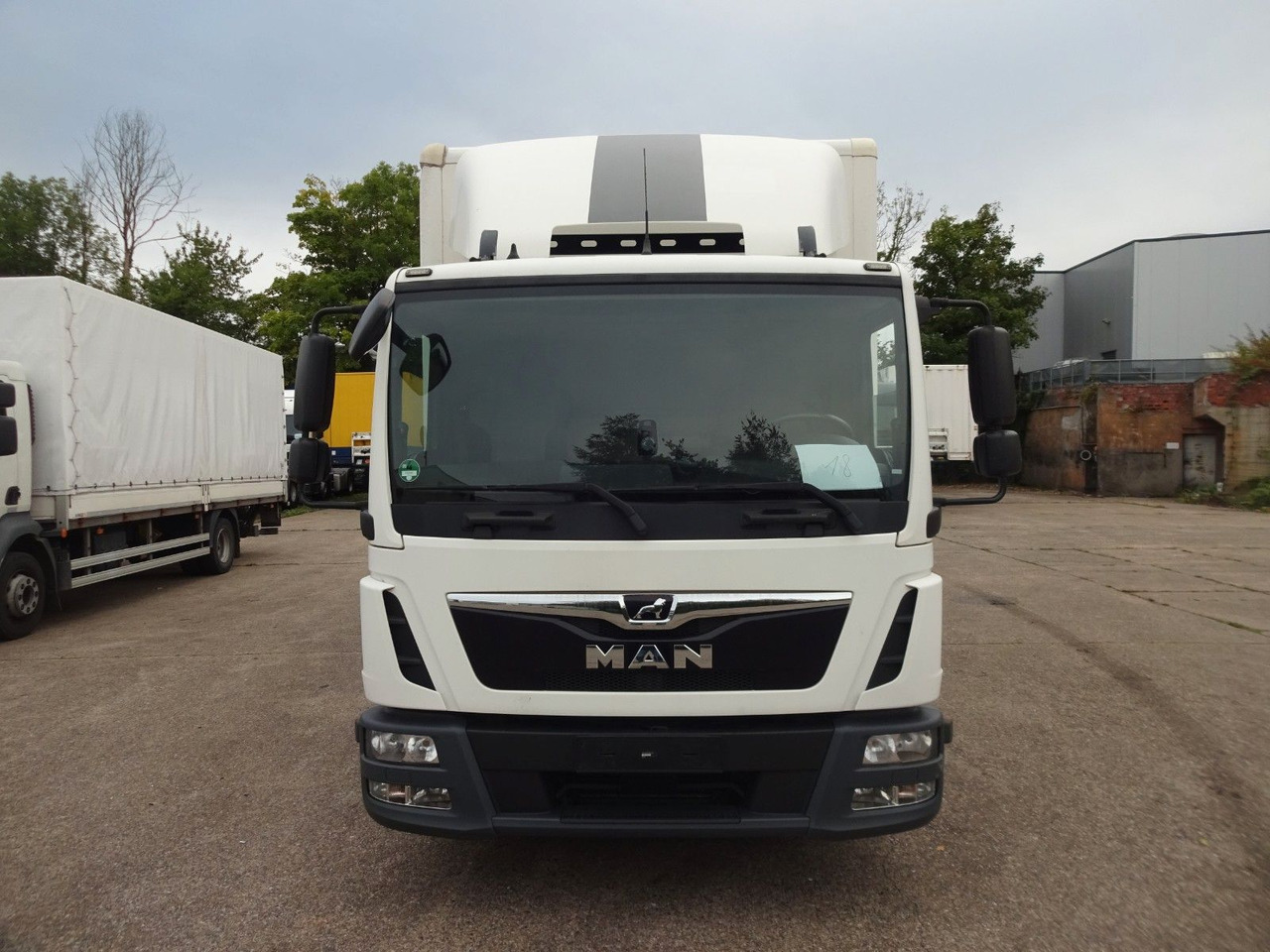 MAN TGL 8.190, LBW, Luft, Tempomat, Standheizung - Carrinha de contentor: foto 2 MAN TGL 8.190, LBW, Luft, Tempomat, Standheizung - Carrinha de contentor: foto 2