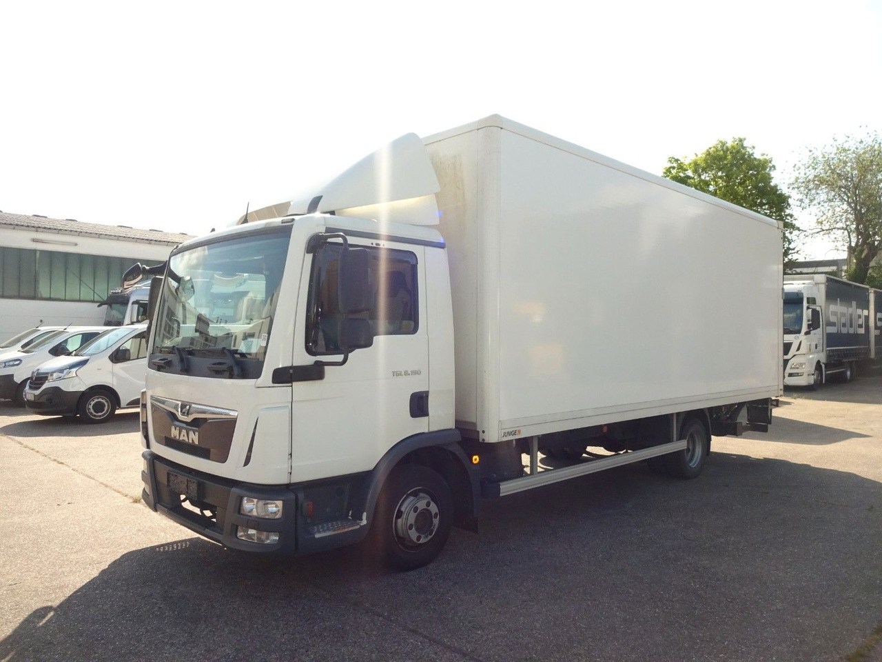 MAN TGL 8.190, LBW, Luft, Tempomat, Standheizung - Carrinha de contentor: foto 3 MAN TGL 8.190, LBW, Luft, Tempomat, Standheizung - Carrinha de contentor: foto 3