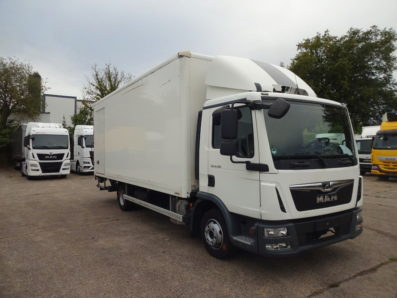 MAN TGL 8.190, LBW, Luft, Tempomat, Standheizung - Carrinha de contentor: foto 3 MAN TGL 8.190, LBW, Luft, Tempomat, Standheizung - Carrinha de contentor: foto 3