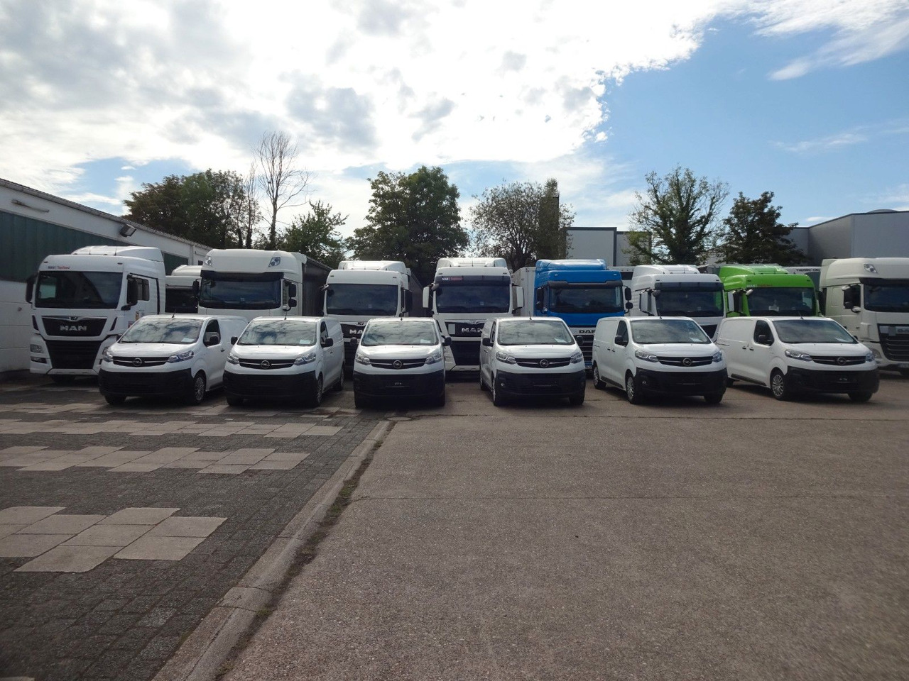 Opel 50 x Vivaro Kasten, L1H1, Klima, PDC, Tempomat - Furgão compacto: foto 1 Opel 50 x Vivaro Kasten, L1H1, Klima, PDC, Tempomat - Furgão compacto: foto 1