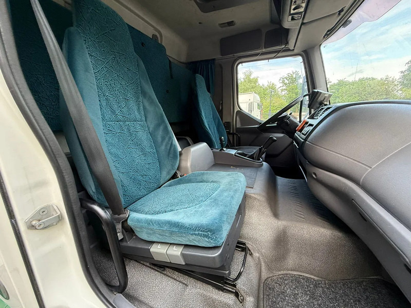 DAF LF 45.220 Laadklep/LBW Zijdeur Slaapcabine AHK NL truck - Camião furgão: foto 5 DAF LF 45.220 Laadklep/LBW Zijdeur Slaapcabine AHK NL truck - Camião furgão: foto 5