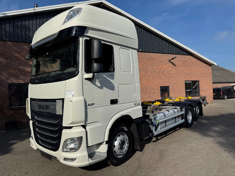 DAF XF 480 6X2 SSC FAR BDF Retarder 2x AHK 7.82 Multiwechseler - Camião transportador de contêineres/ Caixa móvel: foto 1 DAF XF 480 6X2 SSC FAR BDF Retarder 2x AHK 7.82 Multiwechseler - Camião transportador de contêineres/ Caixa móvel: foto 1