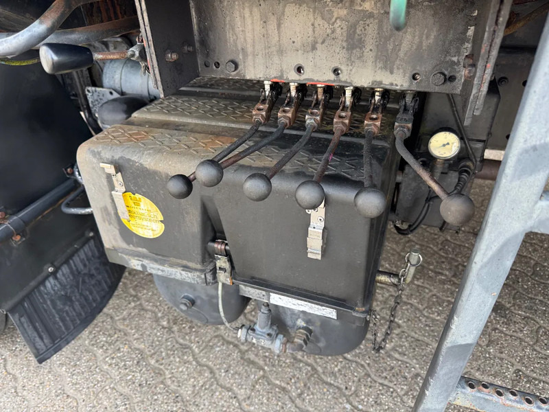 MAN 12.232 F 4X2 Portaalarm 454.090KM NL Truck, Top conditie! - Camião multibenne: foto 5 MAN 12.232 F 4X2 Portaalarm 454.090KM NL Truck, Top conditie! - Camião multibenne: foto 5