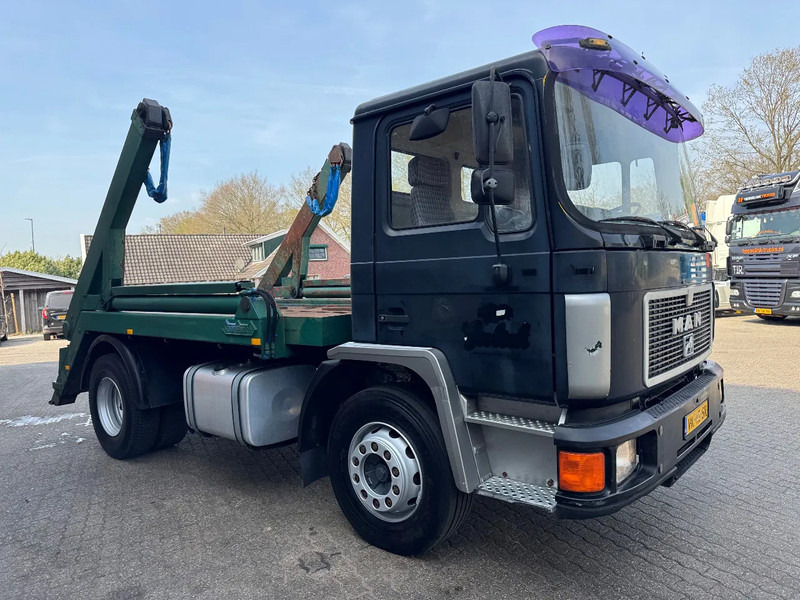 MAN 12.232 F 4X2 Portaalarm 454.090KM NL Truck, Top conditie! - Camião multibenne: foto 4 MAN 12.232 F 4X2 Portaalarm 454.090KM NL Truck, Top conditie! - Camião multibenne: foto 4