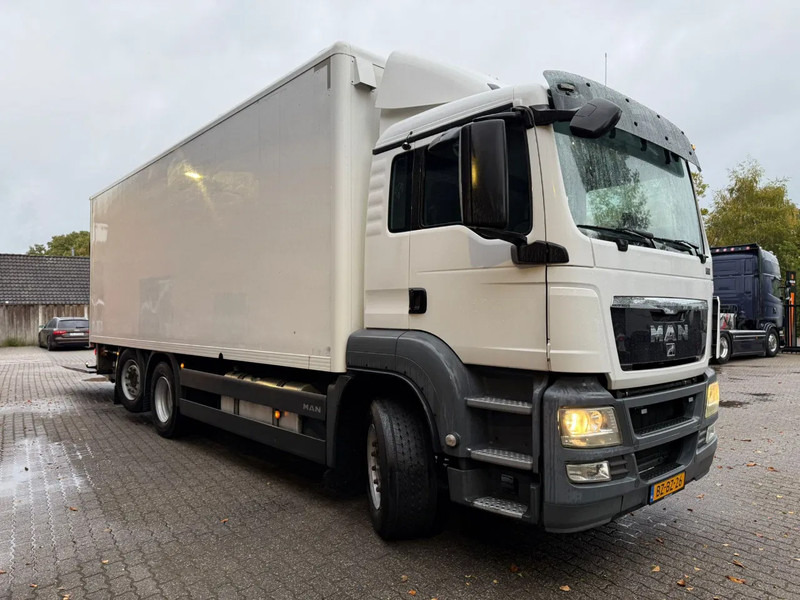 MAN TGS 26.320 Koffer Stuuras AHK 3.000KG LBW 373.230KM! NL Truck APK/TUV 18-03-2026 - Camião furgão: foto 2 MAN TGS 26.320 Koffer Stuuras AHK 3.000KG LBW 373.230KM! NL Truck APK/TUV 18-03-2026 - Camião furgão: foto 2