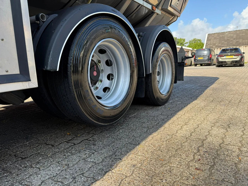 Magyar VM Tarm 19.000L RVS/INOX Melk/Milk/Milch Food 3 Rooms Liftas - Semi-reboque cisterna: foto 5 Magyar VM Tarm 19.000L RVS/INOX Melk/Milk/Milch Food 3 Rooms Liftas - Semi-reboque cisterna: foto 5