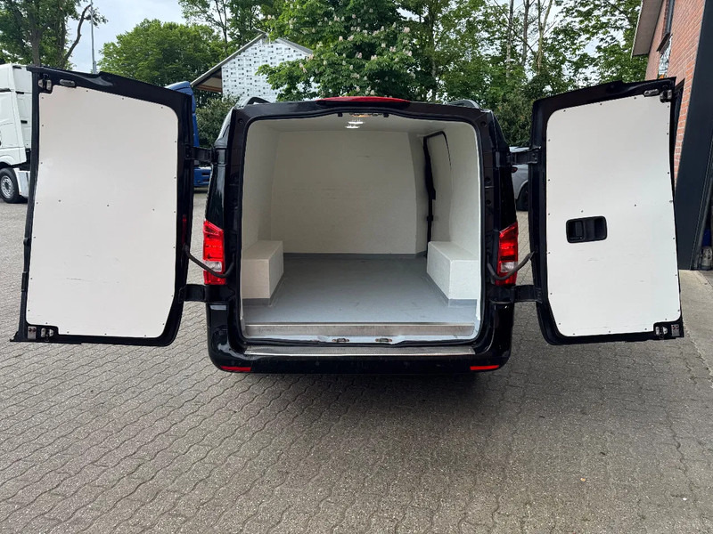 Mercedes-Benz Vito 114 CDI AUT Lang Airco Navi Leder Isolierte kasten APK 02/2026 261.710KM - Furgão compacto: foto 5 Mercedes-Benz Vito 114 CDI AUT Lang Airco Navi Leder Isolierte kasten APK 02/2026 261.710KM - Furgão compacto: foto 5