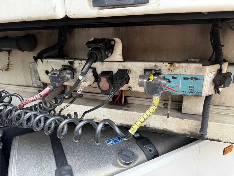 Locação financeira de Schmitz Cargobull SKO 24 5x Meatrails Rohrbahnen Fleisch Carrier Vector 1950MT let op!! vol vleeshaken en 2 reservewielen Schmitz Cargobull SKO 24 5x Meatrails Rohrbahnen Fleisch Carrier Vector 1950MT let op!! vol vleeshaken en 2 reservewielen: foto 14