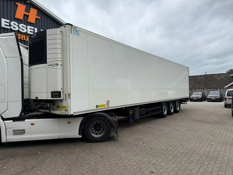 Schmitz Cargobull SKO 24 5x Meatrails Rohrbahnen Fleisch Carrier Vector 1950MT let op!! vol vleeshaken en 2 reservewielen - Semi-reboque isotérmico: foto 1 Schmitz Cargobull SKO 24 5x Meatrails Rohrbahnen Fleisch Carrier Vector 1950MT let op!! vol vleeshaken en 2 reservewielen - Semi-reboque isotérmico: foto 1