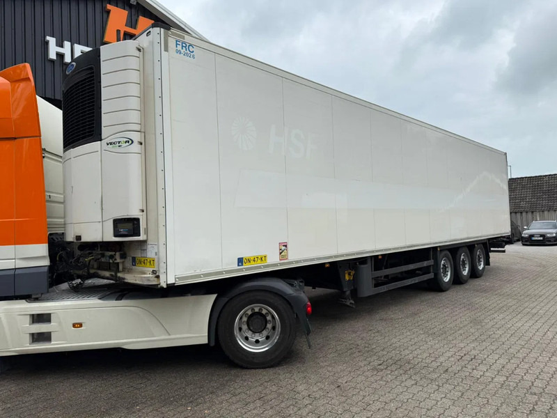Schmitz Cargobull SKO 24 5x Vleeshaken Rohrbahnen Fleisch Carrier Vector 1950 MT NL Trailer - Semi-reboque isotérmico: foto 1 Schmitz Cargobull SKO 24 5x Vleeshaken Rohrbahnen Fleisch Carrier Vector 1950 MT NL Trailer - Semi-reboque isotérmico: foto 1