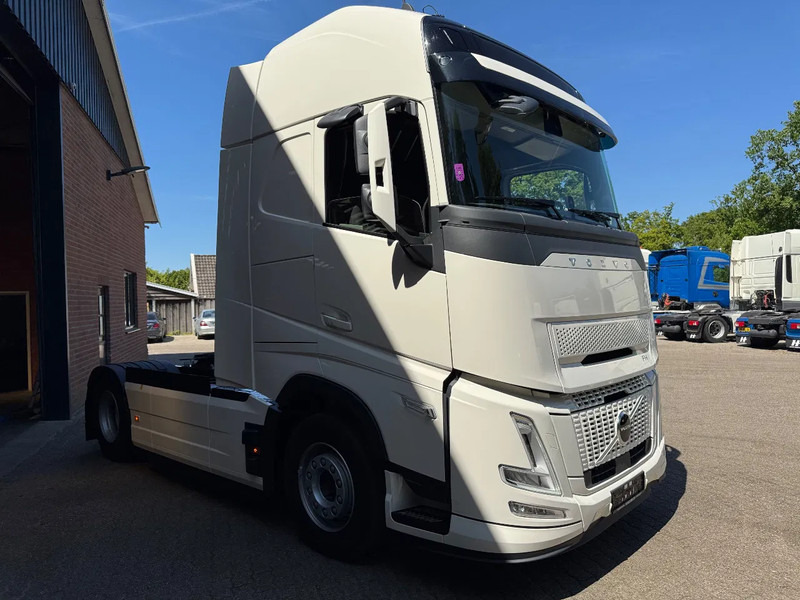 Volvo FH 500 AERO NEW! 9 Ton Vooras Globetrotter XL, PTO, ACC, Standairco, Retarder, 2 tanks, LED - Tractor: foto 2 Volvo FH 500 AERO NEW! 9 Ton Vooras Globetrotter XL, PTO, ACC, Standairco, Retarder, 2 tanks, LED - Tractor: foto 2