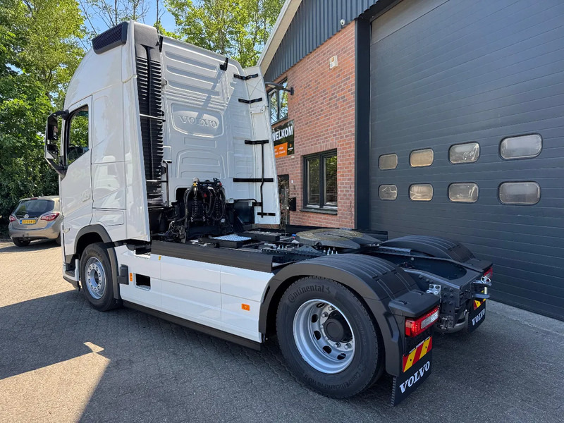 Volvo FH 500 AERO NEW! 9 Ton Vooras Globetrotter XL, PTO, ACC, Standairco, Retarder, 2 tanks, LED - Tractor: foto 3 Volvo FH 500 AERO NEW! 9 Ton Vooras Globetrotter XL, PTO, ACC, Standairco, Retarder, 2 tanks, LED - Tractor: foto 3