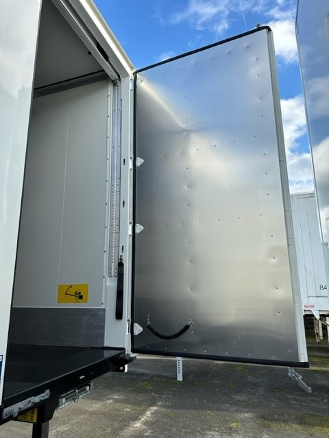 Krone BDF-System 7.450 mm, Portaltüren, FABRIKNEU - Carroçaria para furgões: foto 3 Krone BDF-System 7.450 mm, Portaltüren, FABRIKNEU - Carroçaria para furgões: foto 3