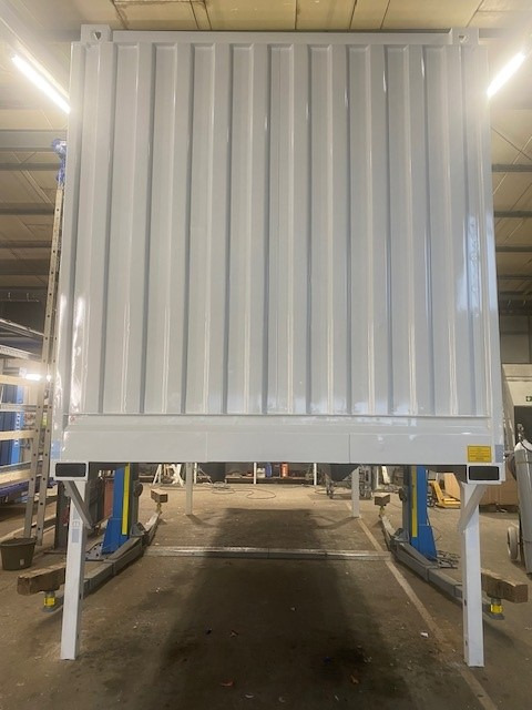 Yorkshire BDF-System 7.450 mm, Heck Rolltor, Eckhöhe: 2.750 mm - Carroçaria para furgões: foto 2 Yorkshire BDF-System 7.450 mm, Heck Rolltor, Eckhöhe: 2.750 mm - Carroçaria para furgões: foto 2