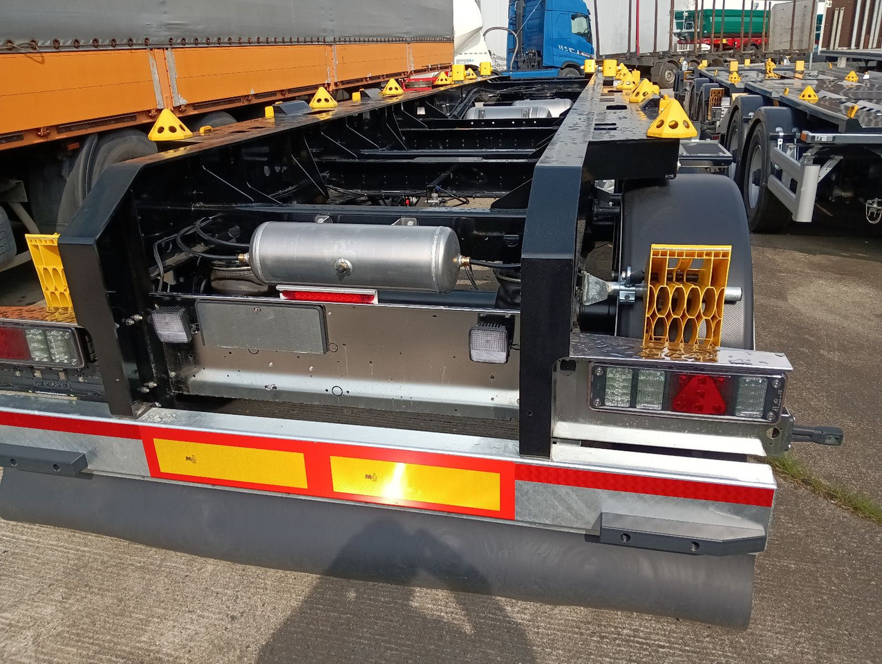 Hüffermann 3-A VARIO-CARRIER SAF NEU VERZINKT LiftAlufelgen - Reboque ampliroll/ Multibenne: foto 5 Hüffermann 3-A VARIO-CARRIER SAF NEU VERZINKT LiftAlufelgen - Reboque ampliroll/ Multibenne: foto 5