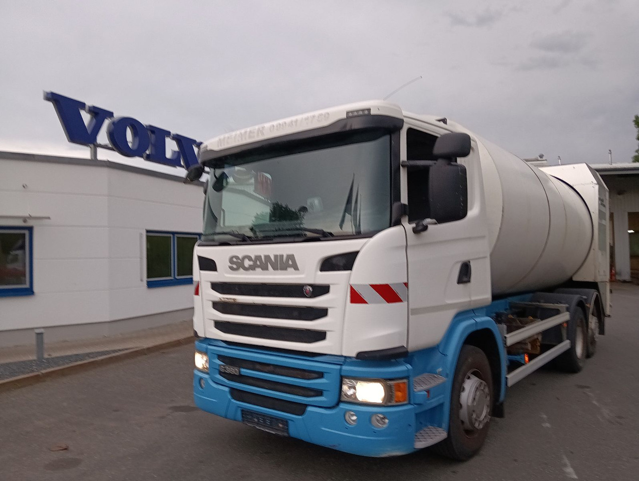Scania G360 6x2 RETARDER FAUN ROTOPRESS 521L Zöller 230 - Caminhão de lixo: foto 1 Scania G360 6x2 RETARDER FAUN ROTOPRESS 521L Zöller 230 - Caminhão de lixo: foto 1