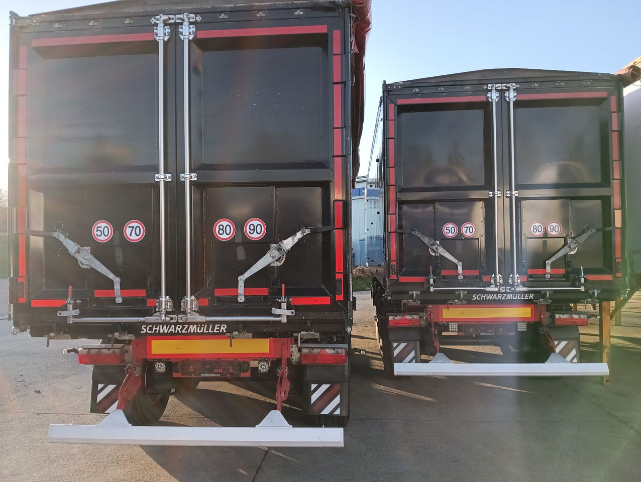 Schwarzmüller K-Serie ALU 54m3 Getreide Nur 69.340km 6250kg - Semi-reboque basculante: foto 5 Schwarzmüller K-Serie ALU 54m3 Getreide Nur 69.340km 6250kg - Semi-reboque basculante: foto 5