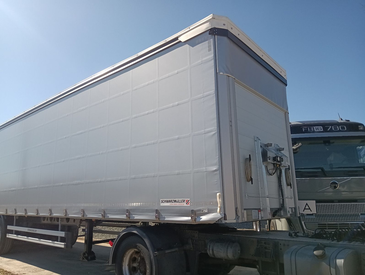 Schwarzmüller PowerLine LIFT/LENKACHSE HUBDACH 5880kg NEU - Semi-reboque de lona: foto 3 Schwarzmüller PowerLine LIFT/LENKACHSE HUBDACH 5880kg NEU - Semi-reboque de lona: foto 3