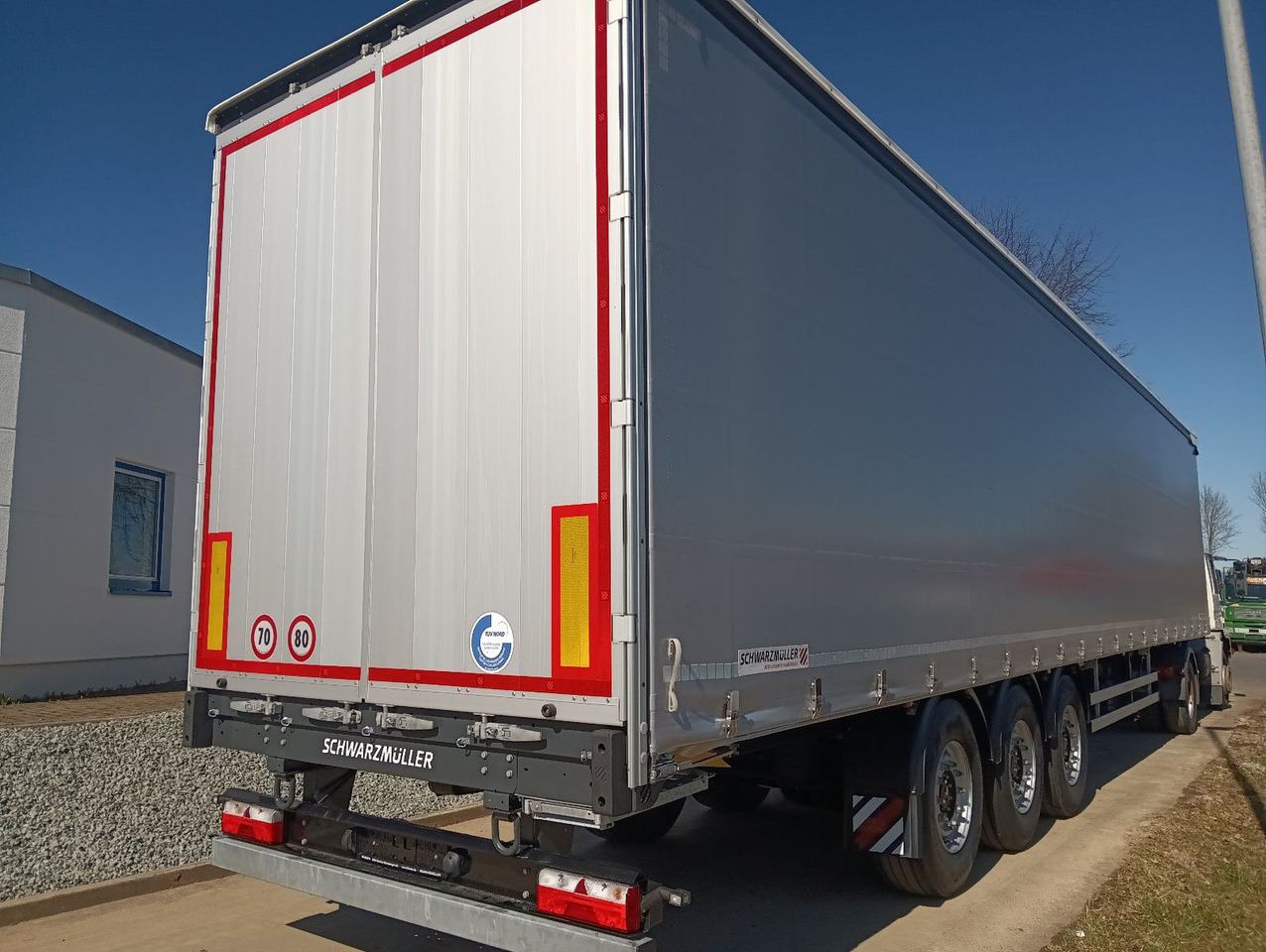 Schwarzmüller PowerLine LIFT/LENKACHSE HUBDACH 5880kg NEU - Semi-reboque de lona: foto 5 Schwarzmüller PowerLine LIFT/LENKACHSE HUBDACH 5880kg NEU - Semi-reboque de lona: foto 5