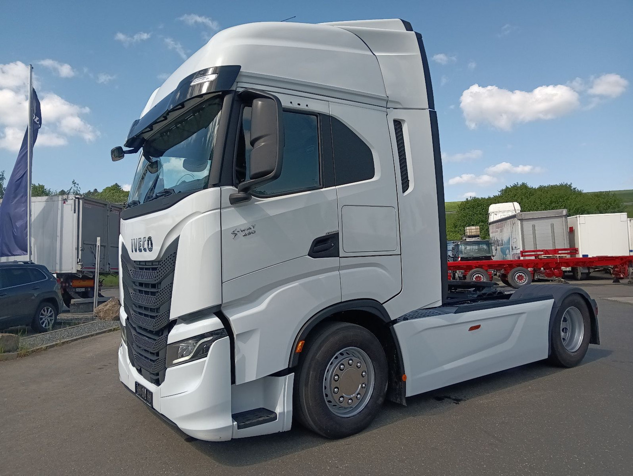 Iveco S-WAY AS440 P490 INTARDERSpoilerStandklima 2xTan - Tractor: foto 3 Iveco S-WAY AS440 P490 INTARDERSpoilerStandklima 2xTan - Tractor: foto 3