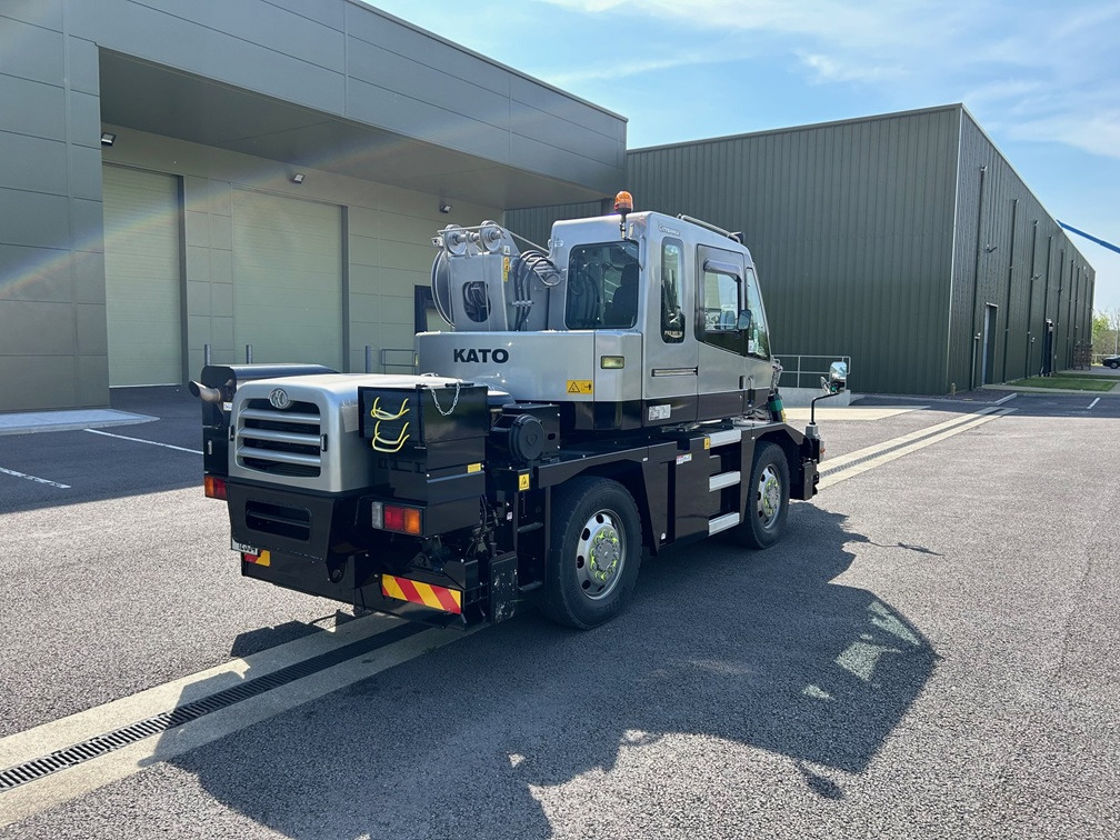 KATO 13 Ton City Crane - Only 17,000Kms from New - Grua móvel: foto 3 KATO 13 Ton City Crane - Only 17,000Kms from New - Grua móvel: foto 3