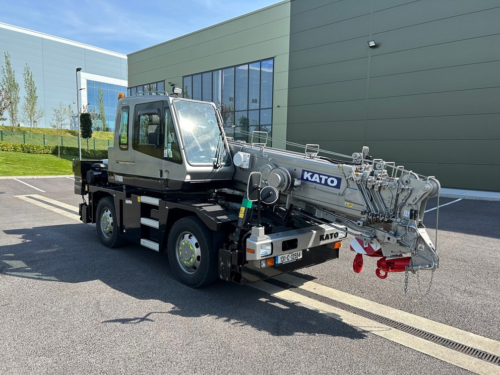 KATO 13 Ton City Crane - Only 17,000Kms from New - Grua móvel: foto 1 KATO 13 Ton City Crane - Only 17,000Kms from New - Grua móvel: foto 1